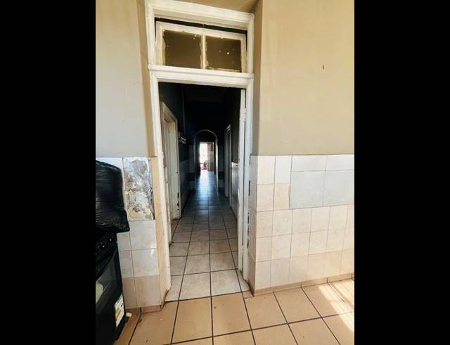 8 BEDROOM HOUSE FOR SALE IN GEDULD